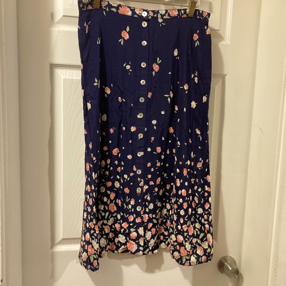 Vintage 90’s Button down floral maxi skirt